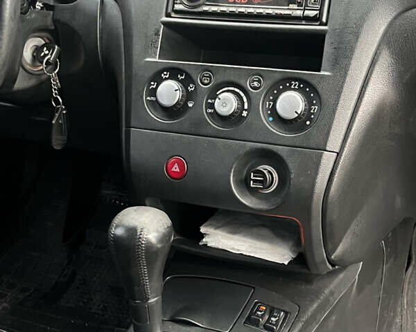 Червоний Міцубісі Аутлендер, об'ємом двигуна 2.4 л та пробігом 308 тис. км за 5990 $, фото 15 на Automoto.ua