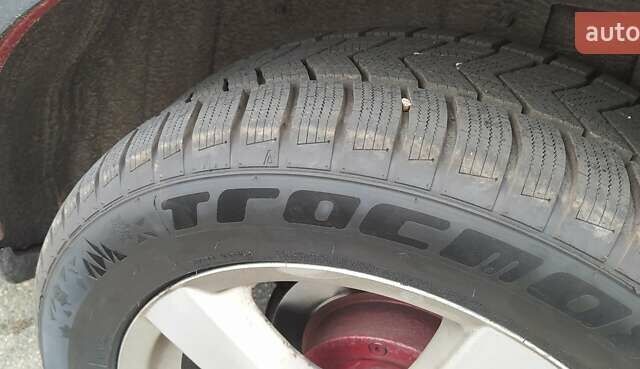 Красный Мицубиси Аутлендер, объемом двигателя 3 л и пробегом 260 тыс. км за 9000 $, фото 5 на Automoto.ua