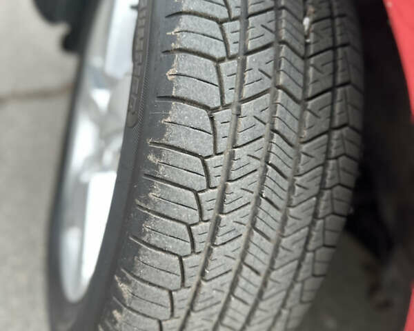 Красный Мицубиси Аутлендер, объемом двигателя 2.4 л и пробегом 180 тыс. км за 8900 $, фото 19 на Automoto.ua