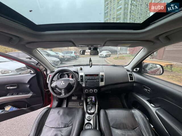 Красный Мицубиси Аутлендер, объемом двигателя 3 л и пробегом 204 тыс. км за 8200 $, фото 14 на Automoto.ua