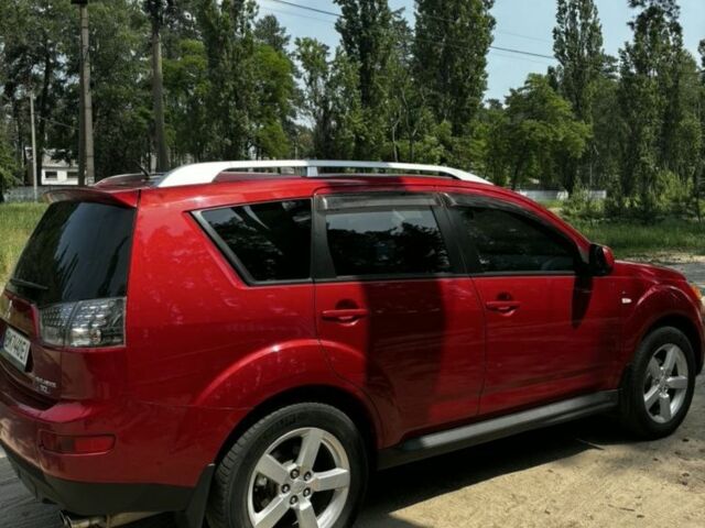 Червоний Міцубісі Аутлендер, об'ємом двигуна 3 л та пробігом 214 тис. км за 9200 $, фото 3 на Automoto.ua