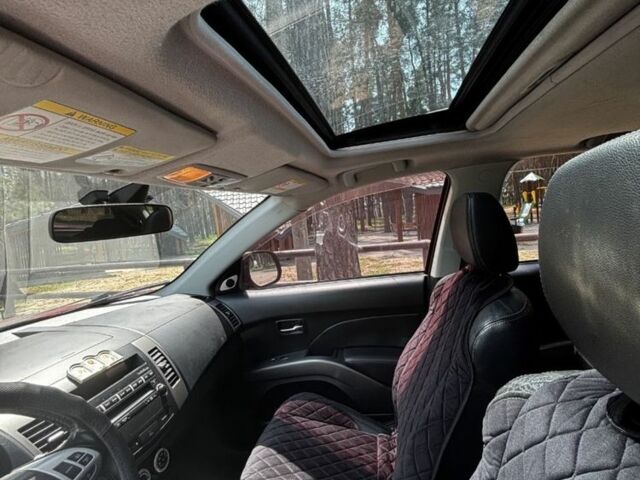 Червоний Міцубісі Аутлендер, об'ємом двигуна 3 л та пробігом 214 тис. км за 9200 $, фото 5 на Automoto.ua