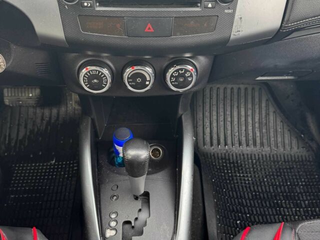 Красный Мицубиси Аутлендер, объемом двигателя 2.4 л и пробегом 201 тыс. км за 9750 $, фото 7 на Automoto.ua