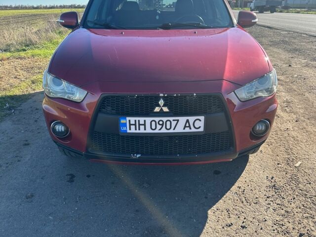 Міцубісі Аутлендер 2011 у Чорноморську (Іллічівську) на Automoto.ua Червоний Міцубісі Аутлендер, об'ємом двигуна 3 л та пробігом 200 тис. км за 11000 $, фото 5 на Automoto.ua