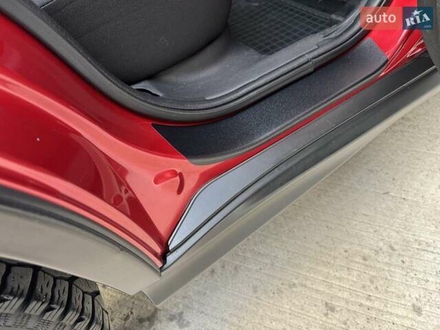 Червоний Міцубісі Аутлендер, об'ємом двигуна 2 л та пробігом 96 тис. км за 10950 $, фото 28 на Automoto.ua