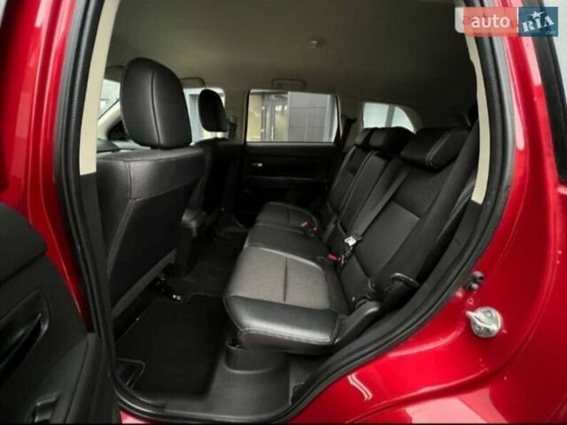 Красный Мицубиси Аутлендер, объемом двигателя 2.2 л и пробегом 225 тыс. км за 14600 $, фото 2 на Automoto.ua