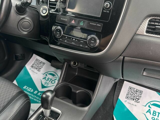 Красный Мицубиси Аутлендер, объемом двигателя 2.4 л и пробегом 213 тыс. км за 11900 $, фото 21 на Automoto.ua