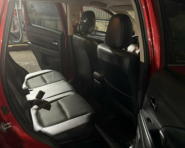 Червоний Міцубісі Аутлендер, об'ємом двигуна 2.27 л та пробігом 238 тис. км за 15800 $, фото 12 на Automoto.ua