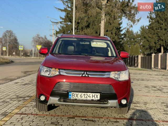 Красный Мицубиси Аутлендер, объемом двигателя 3 л и пробегом 230 тыс. км за 13900 $, фото 3 на Automoto.ua