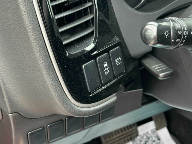 Красный Мицубиси Аутлендер, объемом двигателя 2.4 л и пробегом 213 тыс. км за 11900 $, фото 15 на Automoto.ua