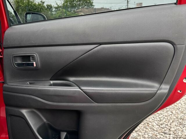 Красный Мицубиси Аутлендер, объемом двигателя 2.4 л и пробегом 213 тыс. км за 11900 $, фото 7 на Automoto.ua