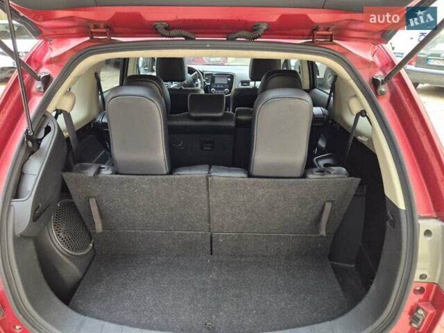 Красный Мицубиси Аутлендер, объемом двигателя 3 л и пробегом 119 тыс. км за 14000 $, фото 15 на Automoto.ua