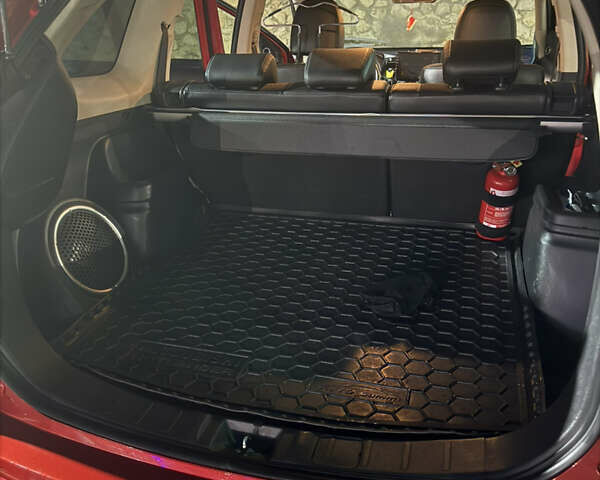 Червоний Міцубісі Аутлендер, об'ємом двигуна 2.27 л та пробігом 238 тис. км за 15800 $, фото 7 на Automoto.ua