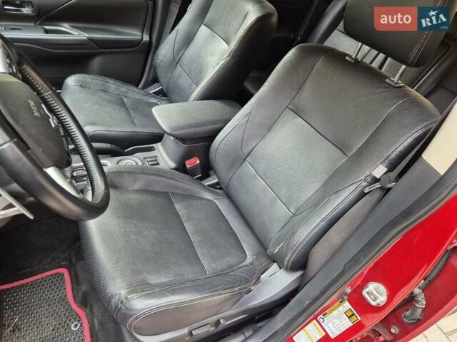 Червоний Міцубісі Аутлендер, об'ємом двигуна 3 л та пробігом 119 тис. км за 14000 $, фото 9 на Automoto.ua