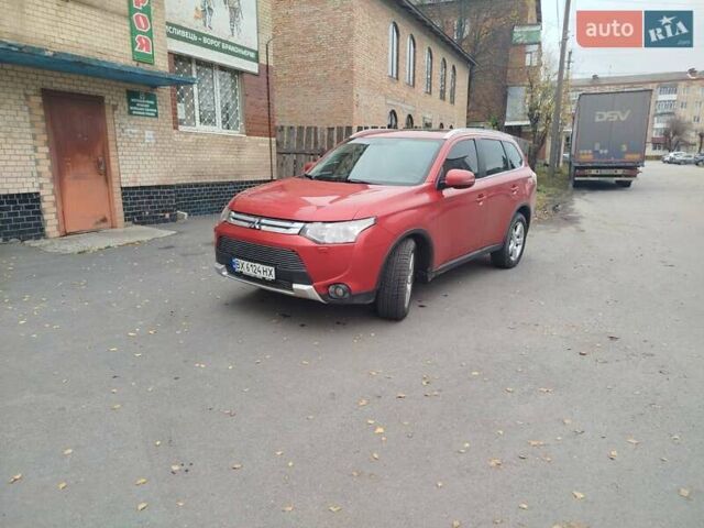 Красный Мицубиси Аутлендер, объемом двигателя 3 л и пробегом 230 тыс. км за 14200 $, фото 2 на Automoto.ua