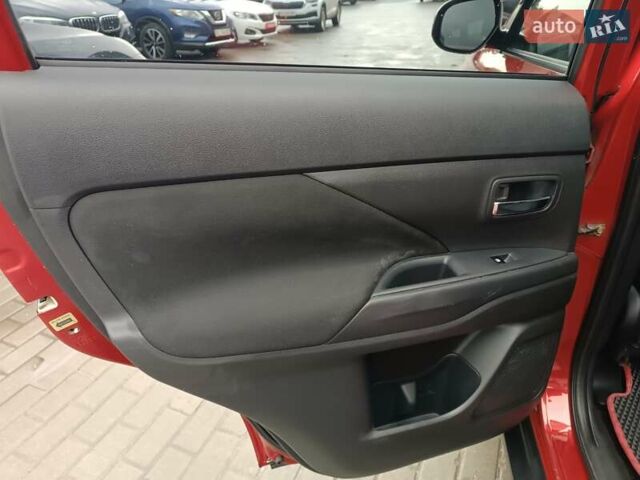 Красный Мицубиси Аутлендер, объемом двигателя 2.36 л и пробегом 172 тыс. км за 12300 $, фото 12 на Automoto.ua