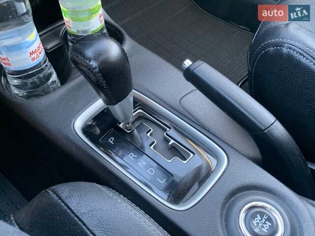 Червоний Міцубісі Аутлендер, об'ємом двигуна 2.27 л та пробігом 150 тис. км за 17600 $, фото 45 на Automoto.ua
