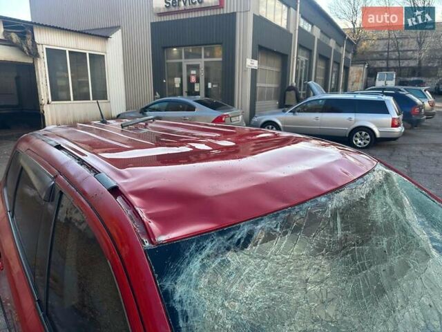 Красный Мицубиси Аутлендер, объемом двигателя 2.36 л и пробегом 180 тыс. км за 5000 $, фото 2 на Automoto.ua