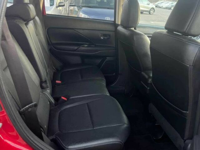 Красный Мицубиси Аутлендер, объемом двигателя 3 л и пробегом 71 тыс. км за 3400 $, фото 6 на Automoto.ua