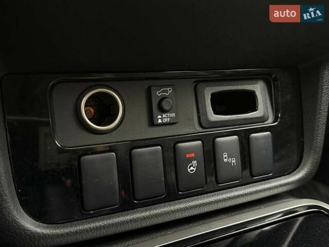 Міцубісі Аутлендер 2016 у Києві на Automoto.ua Червоний Міцубісі Аутлендер, об'ємом двигуна 2.36 л та пробігом 130 тис. км за 17490 $, фото 30 на Automoto.ua