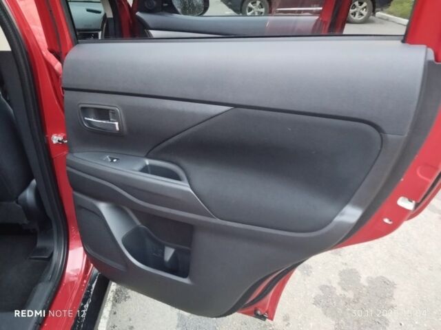 Червоний Міцубісі Аутлендер, об'ємом двигуна 2.4 л та пробігом 117 тис. км за 14000 $, фото 10 на Automoto.ua