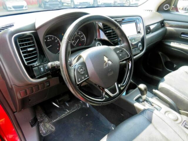 Червоний Міцубісі Аутлендер, об'ємом двигуна 2.4 л та пробігом 71 тис. км за 10800 $, фото 8 на Automoto.ua