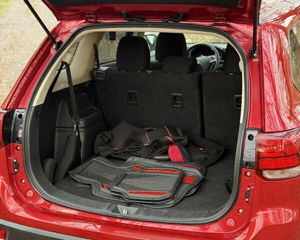 Червоний Міцубісі Аутлендер, об'ємом двигуна 2.36 л та пробігом 190 тис. км за 12000 $, фото 10 на Automoto.ua