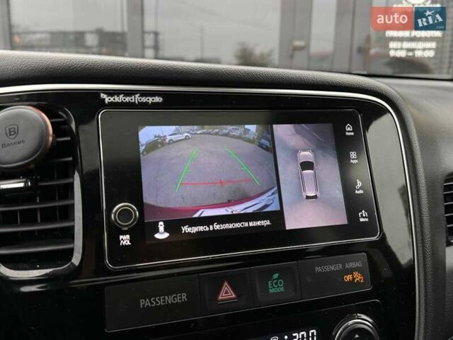 Міцубісі Аутлендер 2016 у Києві на Automoto.ua Червоний Міцубісі Аутлендер, об'ємом двигуна 2.36 л та пробігом 130 тис. км за 17490 $, фото 28 на Automoto.ua