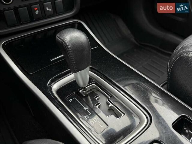 Міцубісі Аутлендер 2016 у Києві на Automoto.ua Червоний Міцубісі Аутлендер, об'ємом двигуна 2.36 л та пробігом 130 тис. км за 17490 $, фото 34 на Automoto.ua