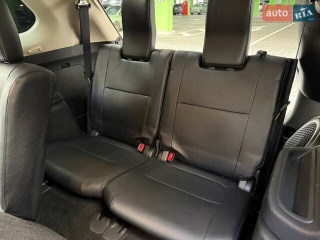 Красный Мицубиси Аутлендер, объемом двигателя 3 л и пробегом 167 тыс. км за 16990 $, фото 12 на Automoto.ua