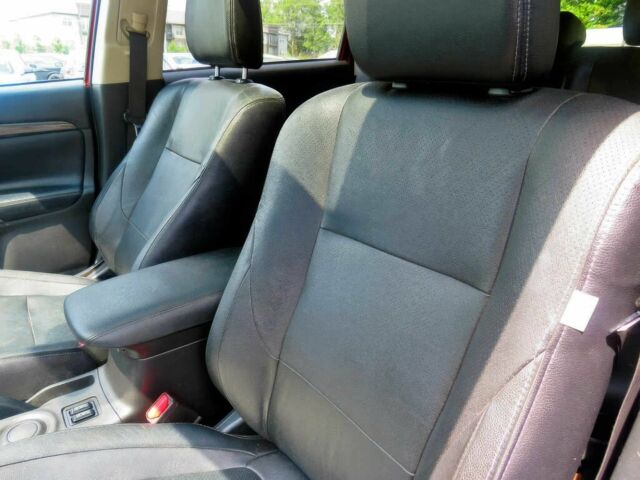 Червоний Міцубісі Аутлендер, об'ємом двигуна 2.4 л та пробігом 71 тис. км за 10800 $, фото 10 на Automoto.ua