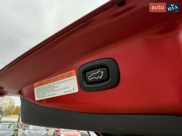Міцубісі Аутлендер 2016 у Києві на Automoto.ua Червоний Міцубісі Аутлендер, об'ємом двигуна 2.36 л та пробігом 130 тис. км за 17490 $, фото 10 на Automoto.ua