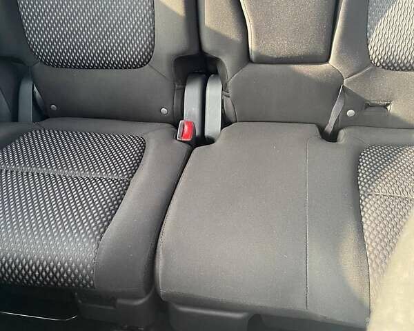 Красный Мицубиси Аутлендер, объемом двигателя 2.36 л и пробегом 60 тыс. км за 15500 $, фото 23 на Automoto.ua