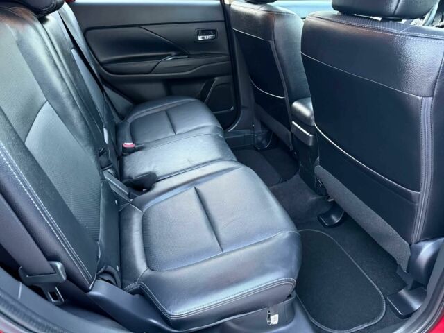 Красный Мицубиси Аутлендер, объемом двигателя 3 л и пробегом 57 тыс. км за 13200 $, фото 11 на Automoto.ua