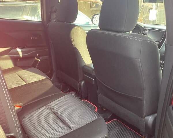 Красный Мицубиси Аутлендер, объемом двигателя 2.36 л и пробегом 60 тыс. км за 15500 $, фото 18 на Automoto.ua