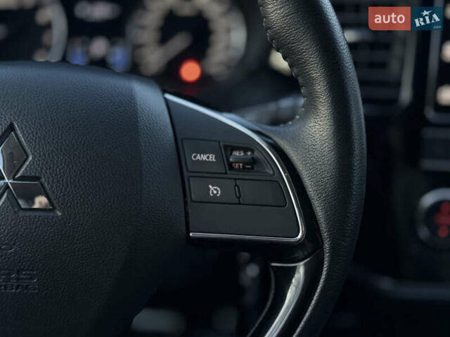 Красный Мицубиси Аутлендер, объемом двигателя 2 л и пробегом 85 тыс. км за 18900 $, фото 72 на Automoto.ua