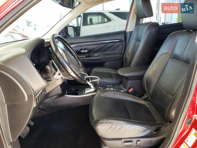 Красный Мицубиси Аутлендер, объемом двигателя 2 л и пробегом 226 тыс. км за 12500 $, фото 6 на Automoto.ua