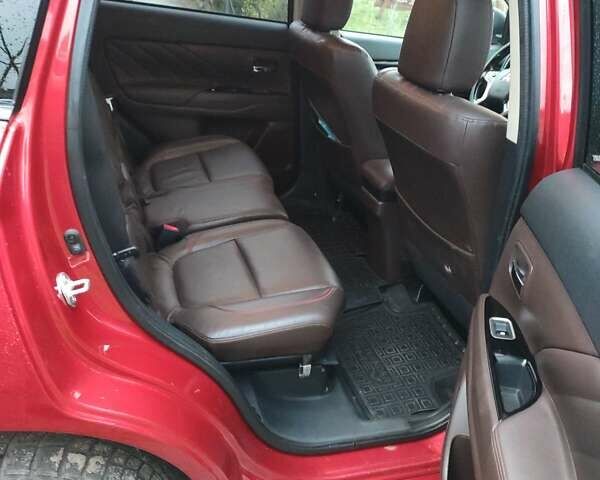 Червоний Міцубісі Аутлендер, об'ємом двигуна 2 л та пробігом 113 тис. км за 20500 $, фото 10 на Automoto.ua