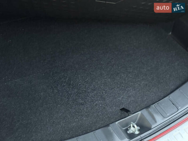 Красный Мицубиси Аутлендер, объемом двигателя 2 л и пробегом 85 тыс. км за 18900 $, фото 60 на Automoto.ua