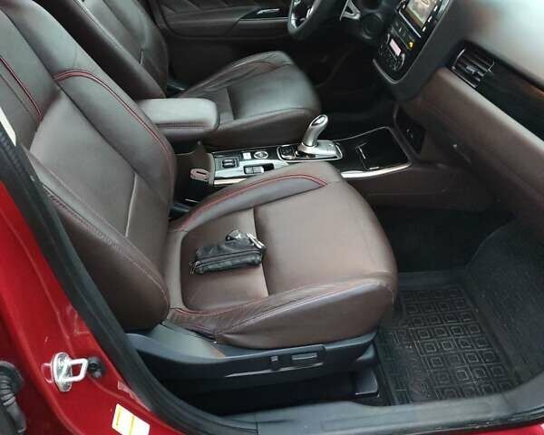 Червоний Міцубісі Аутлендер, об'ємом двигуна 2 л та пробігом 113 тис. км за 20500 $, фото 11 на Automoto.ua