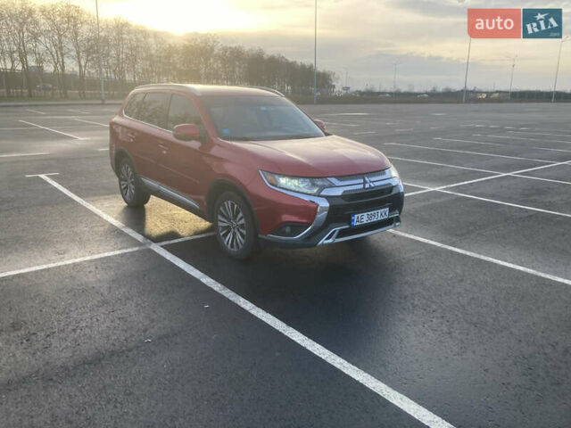 Міцубісі Аутлендер 2018 у Дніпро (Дніпропетровську) на Automoto.ua Червоний Міцубісі Аутлендер, об'ємом двигуна 2.36 л та пробігом 68 тис. км за 18500 $, фото 10 на Automoto.ua