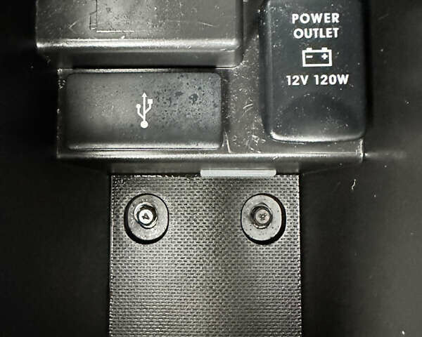 Красный Мицубиси Аутлендер, объемом двигателя 2.2 л и пробегом 118 тыс. км за 20999 $, фото 53 на Automoto.ua