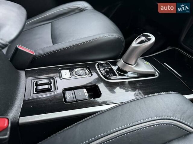 Красный Мицубиси Аутлендер, объемом двигателя 2 л и пробегом 176 тыс. км за 18900 $, фото 22 на Automoto.ua