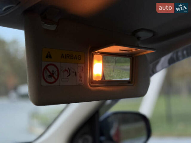Красный Мицубиси Аутлендер, объемом двигателя 2 л и пробегом 85 тыс. км за 18900 $, фото 47 на Automoto.ua