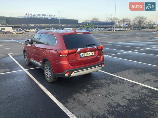 Міцубісі Аутлендер 2018 у Дніпро (Дніпропетровську) на Automoto.ua Червоний Міцубісі Аутлендер, об'ємом двигуна 2.36 л та пробігом 68 тис. км за 18500 $, фото 4 на Automoto.ua