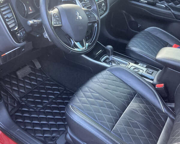 Міцубісі Аутлендер 2018 у Дніпро (Дніпропетровську) на Automoto.ua Червоний Міцубісі Аутлендер, об'ємом двигуна 2.36 л та пробігом 68 тис. км за 18500 $, фото 27 на Automoto.ua