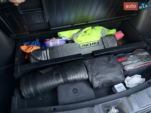 Красный Мицубиси Аутлендер, объемом двигателя 2 л и пробегом 85 тыс. км за 18900 $, фото 63 на Automoto.ua