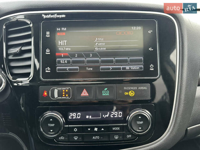 Красный Мицубиси Аутлендер, объемом двигателя 2.2 л и пробегом 118 тыс. км за 20999 $, фото 47 на Automoto.ua