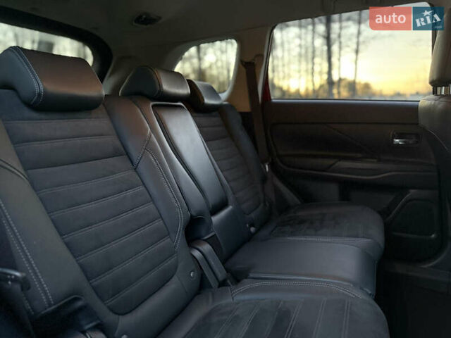 Красный Мицубиси Аутлендер, объемом двигателя 2 л и пробегом 85 тыс. км за 18900 $, фото 49 на Automoto.ua