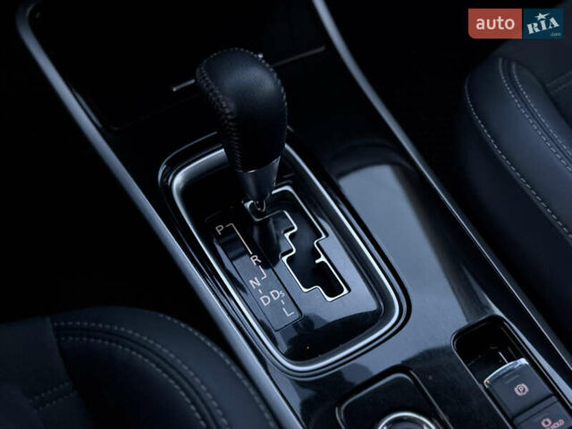 Красный Мицубиси Аутлендер, объемом двигателя 2 л и пробегом 85 тыс. км за 18900 $, фото 41 на Automoto.ua